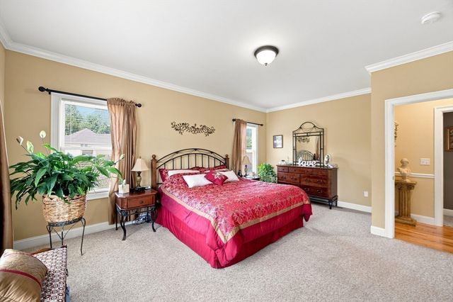 135 Lancaster Dr, Agawam, MA 01001