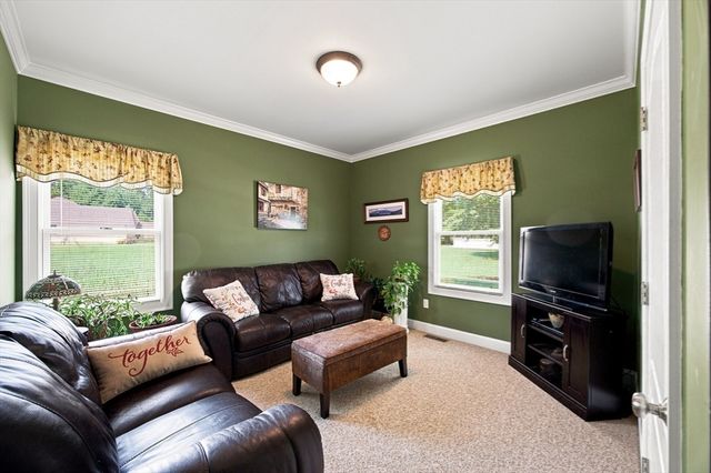 135 Lancaster Dr, Agawam, MA 01001