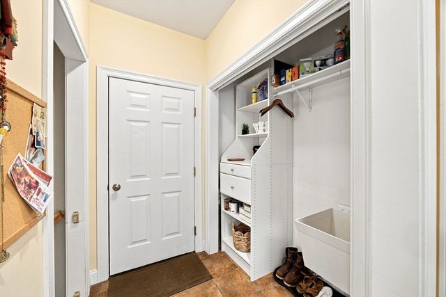 135 Lancaster Dr, Agawam, MA 01001