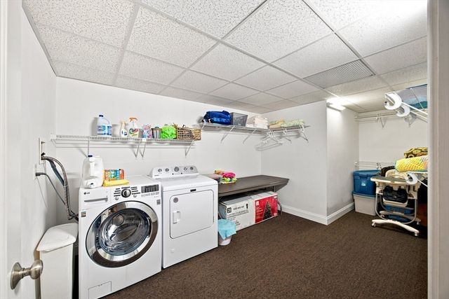 135 Lancaster Dr, Agawam, MA 01001