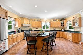 135 Lancaster Dr, Agawam, MA 01001