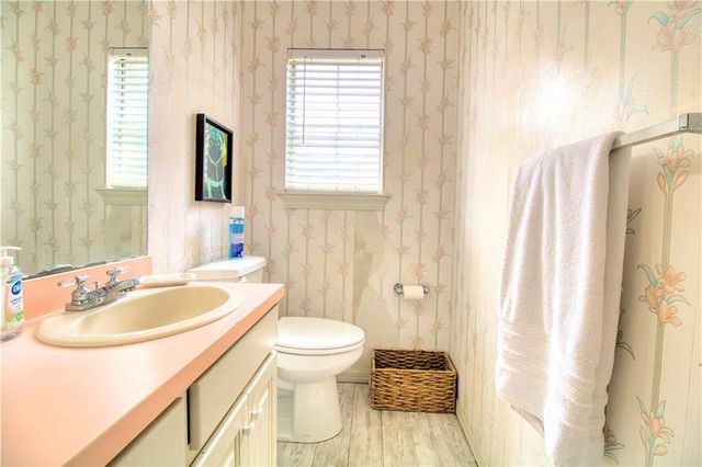 3933 Pembrocke Avenue, Mobile, AL 36608