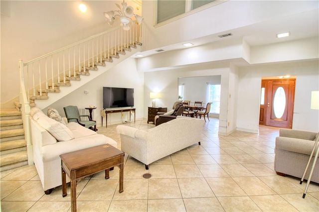 3933 Pembrocke Avenue, Mobile, AL 36608
