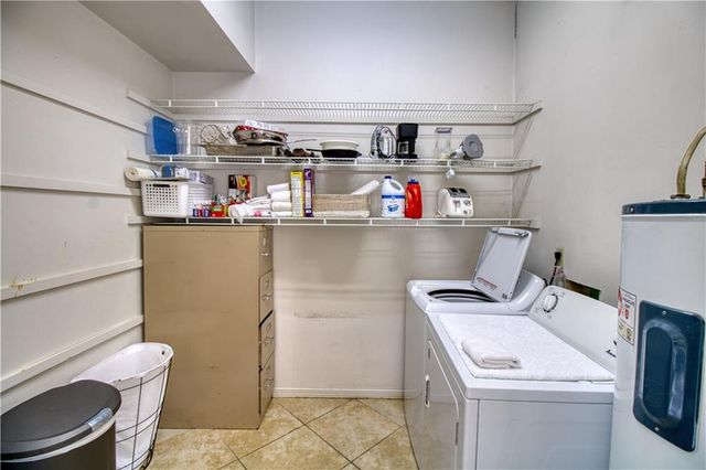 3933 Pembrocke Avenue, Mobile, AL 36608