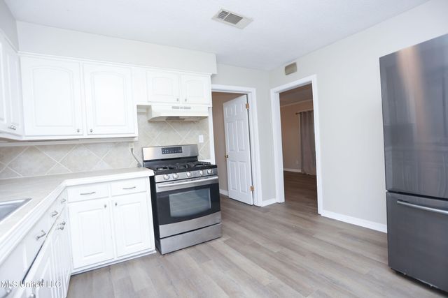 5448 Crepe Myrtle Drive, Jackson, MS 39206