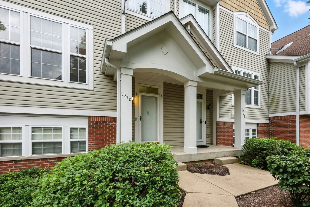 1270 Georgetown Way, Vernon Hills, IL 60061