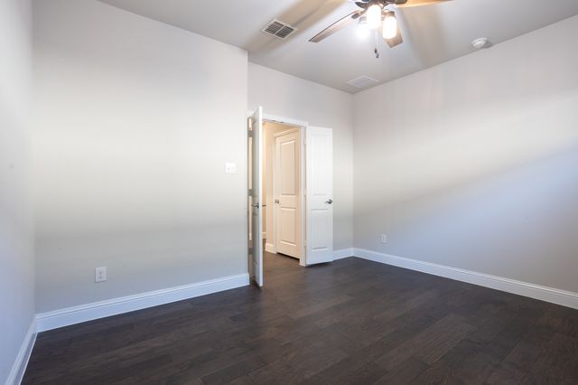 225 Glenwood Drive, Oak Point, TX 75068