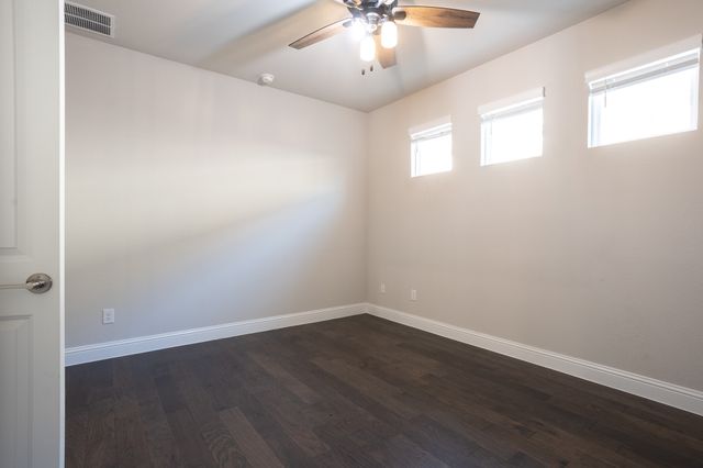 225 Glenwood Drive, Oak Point, TX 75068