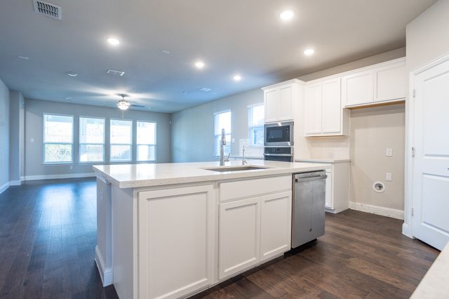 225 Glenwood Drive, Oak Point, TX 75068