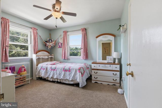 12 S CONESTOGA VIEW DR, Akron, PA 17501