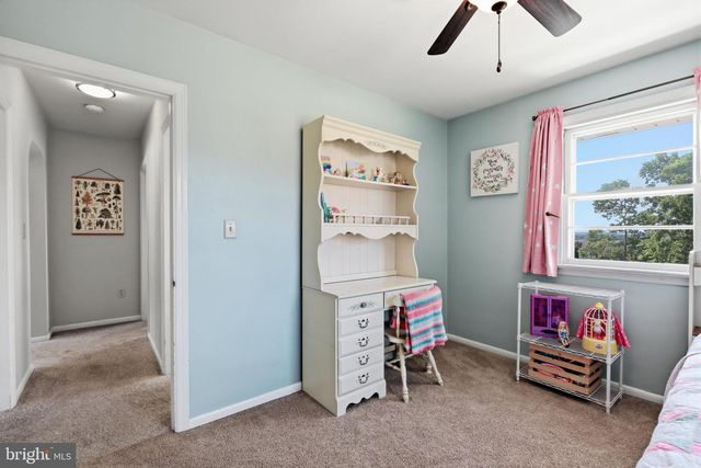 12 S CONESTOGA VIEW DR, Akron, PA 17501