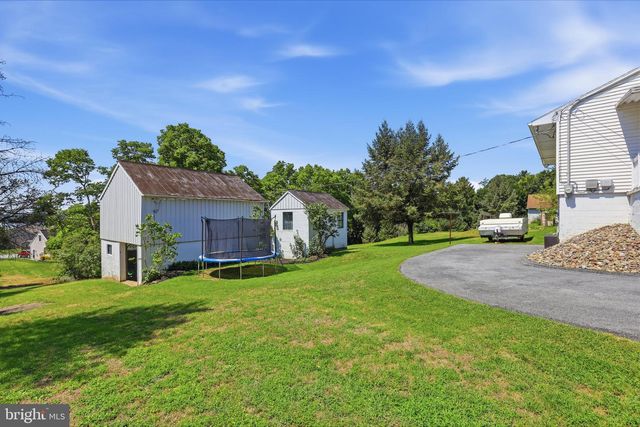 12 S CONESTOGA VIEW DR, Akron, PA 17501