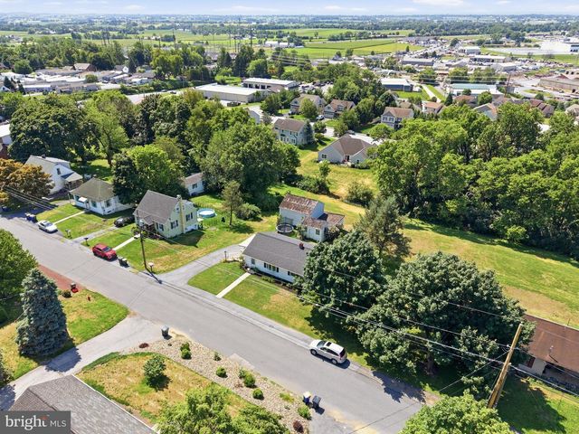 12 S CONESTOGA VIEW DR, Akron, PA 17501