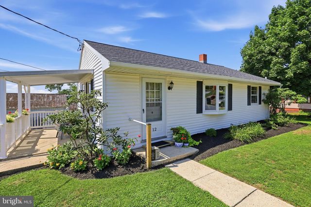 12 S CONESTOGA VIEW DR, Akron, PA 17501