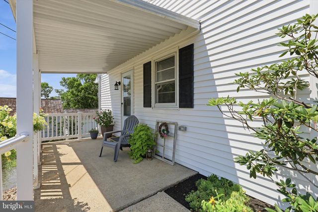 12 S CONESTOGA VIEW DR, Akron, PA 17501