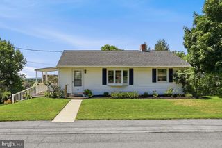 12 S CONESTOGA VIEW DR, Akron, PA 17501