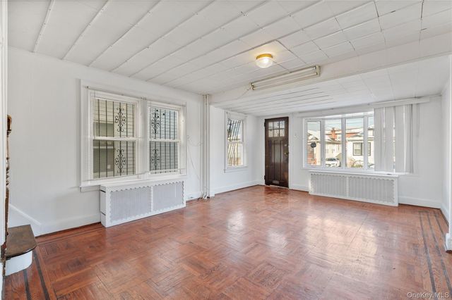 123-10 25th Road, Flushing, NY 11354