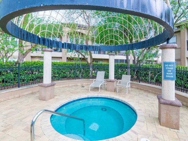 1036 NORMANDY TRACE ROAD, Tampa, FL 33602