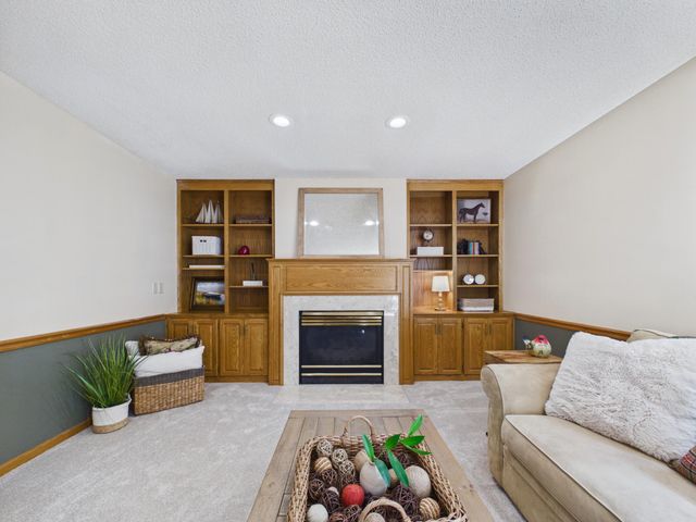 6345 W Shadow Lake Drive, Lino Lakes, MN 55014
