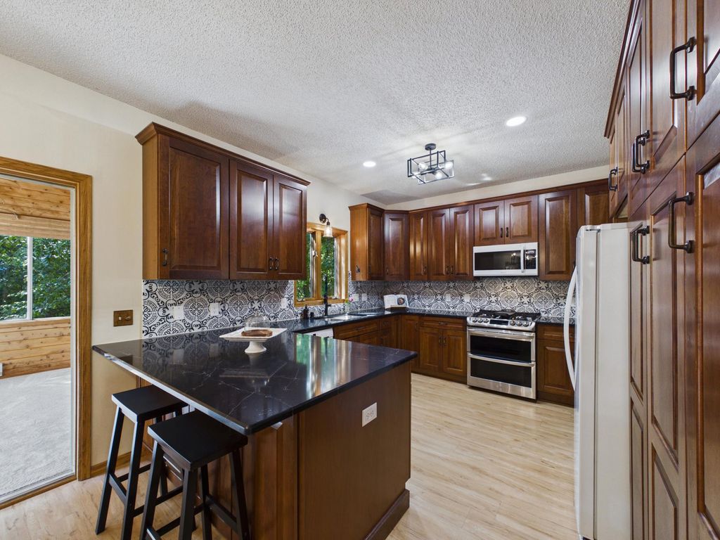 6345 W Shadow Lake Drive, Lino Lakes, MN 55014 — exterior