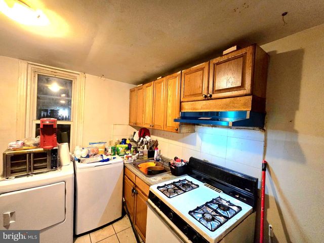 2549 S FAIRHILL ST, Philadelphia, PA 19148