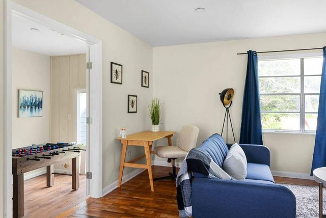 1100 Neans DR, Austin, TX 78758