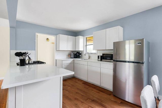 1100 Neans DR, Austin, TX 78758