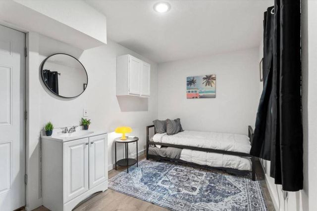 1100 Neans DR, Austin, TX 78758