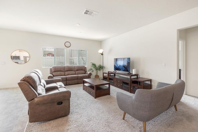 1216 Aspenparke Way, Sacramento, CA 95834