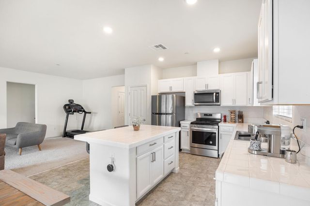 1216 Aspenparke Way, Sacramento, CA 95834