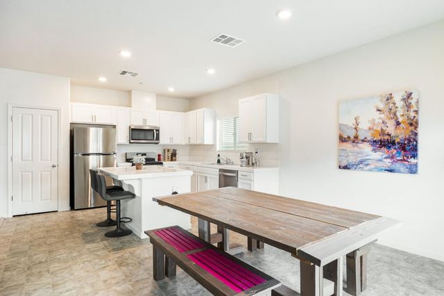 1216 Aspenparke Way, Sacramento, CA 95834