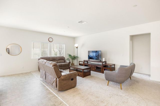 1216 Aspenparke Way, Sacramento, CA 95834