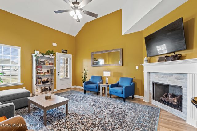 2454 Johnny Ray Drive, Southaven, MS 38672