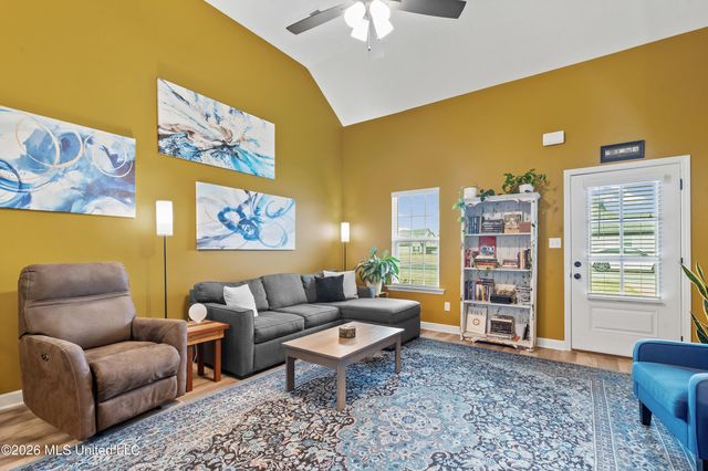 2454 Johnny Ray Drive, Southaven, MS 38672