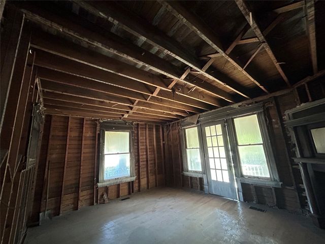 1800 Hurley Avenue, Fort Worth, TX 76110