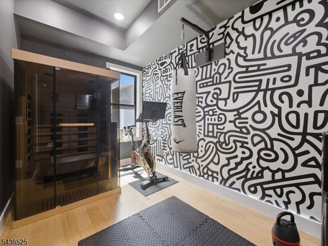 666 Ocean Ave, Jersey City, NJ 07305