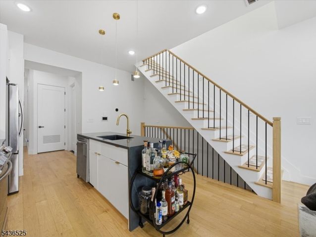 666 Ocean Ave, Jersey City, NJ 07305