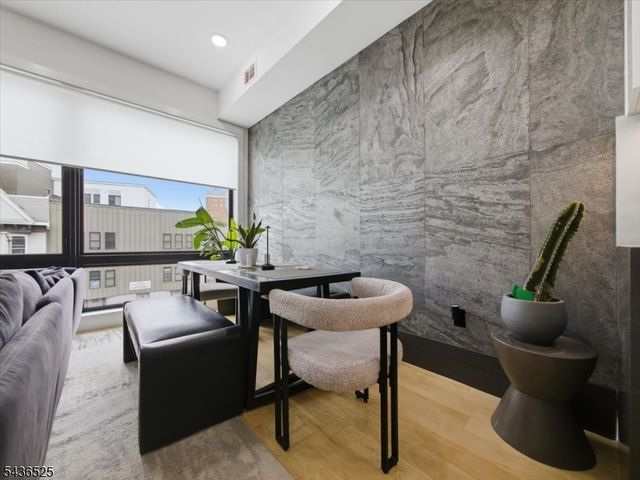 666 Ocean Ave, Jersey City, NJ 07305