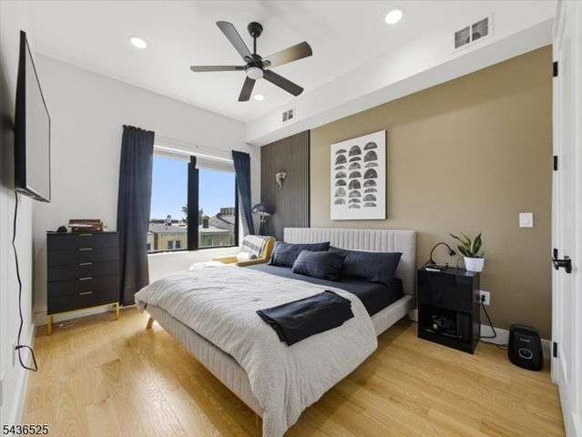 666 Ocean Ave, Jersey City, NJ 07305