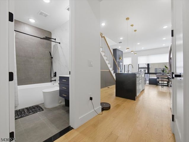 666 Ocean Ave, Jersey City, NJ 07305