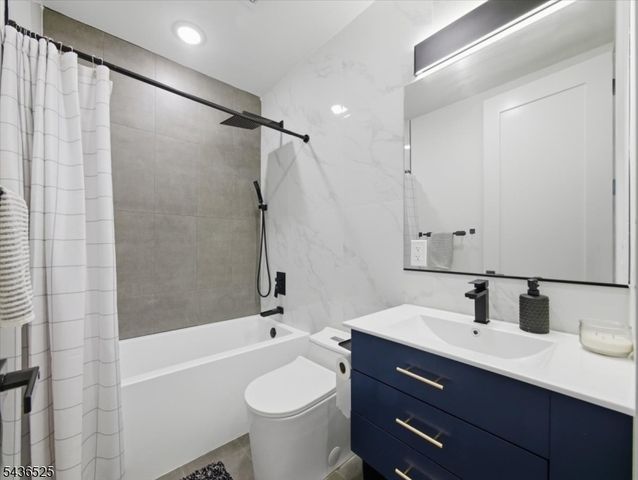 666 Ocean Ave, Jersey City, NJ 07305