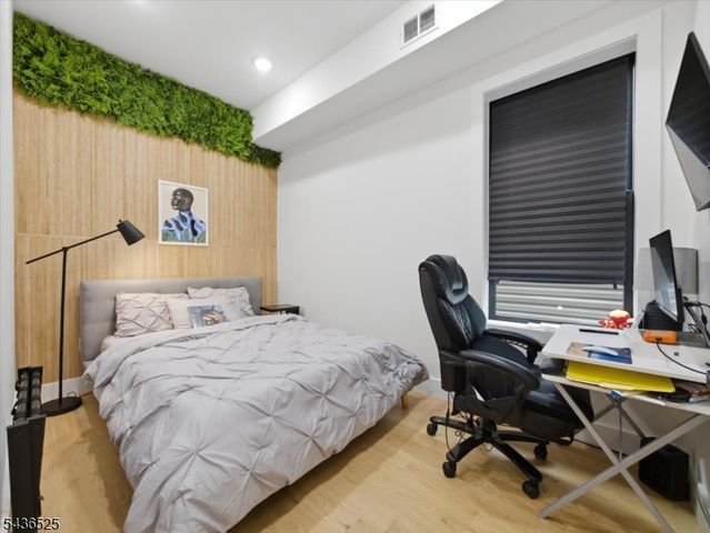 666 Ocean Ave, Jersey City, NJ 07305