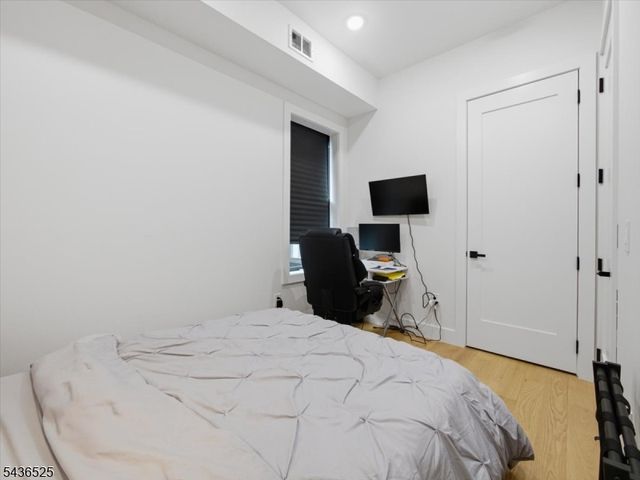 666 Ocean Ave, Jersey City, NJ 07305