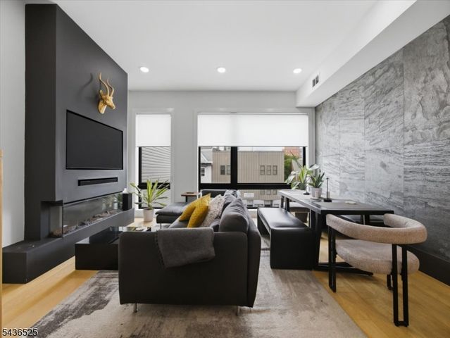 666 Ocean Ave, Jersey City, NJ 07305