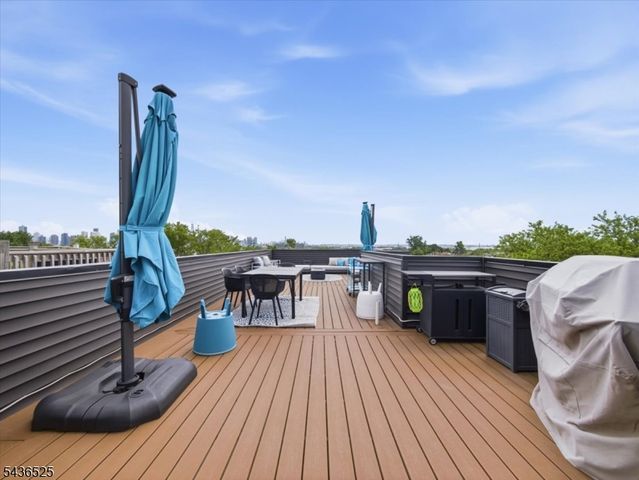 666 Ocean Ave, Jersey City, NJ 07305
