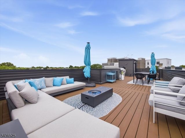 666 Ocean Ave, Jersey City, NJ 07305