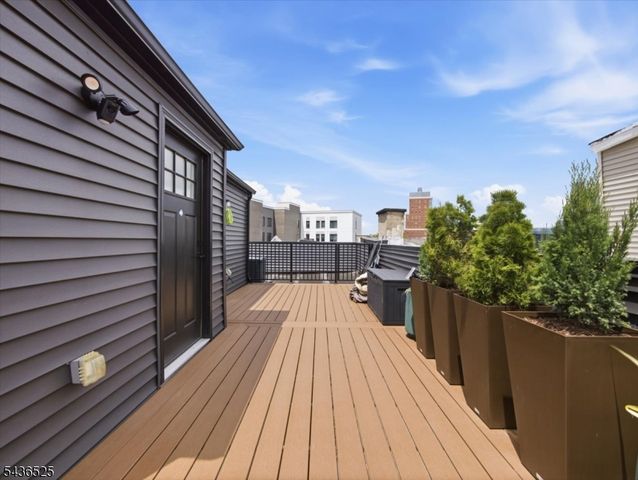 666 Ocean Ave, Jersey City, NJ 07305
