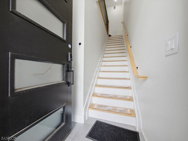 666 Ocean Ave, Jersey City, NJ 07305