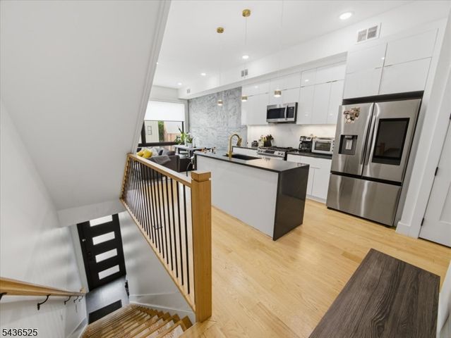 666 Ocean Ave, Jersey City, NJ 07305