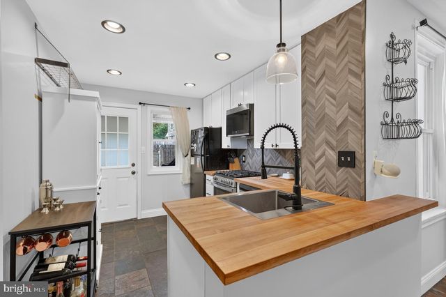 336 GROVER ST, Phoenixville, PA 19460